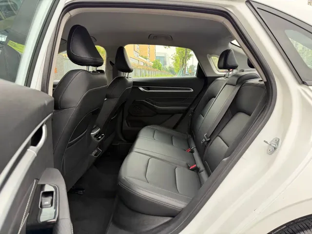 Geely Emgrand — Фото автомобиля 11
