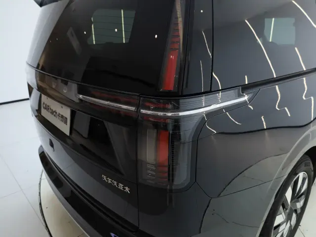 Volvo EM90 — Фото автомобиля 7