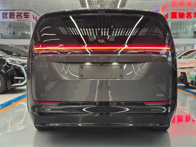 Li Auto MEGA — Фото автомобиля 3