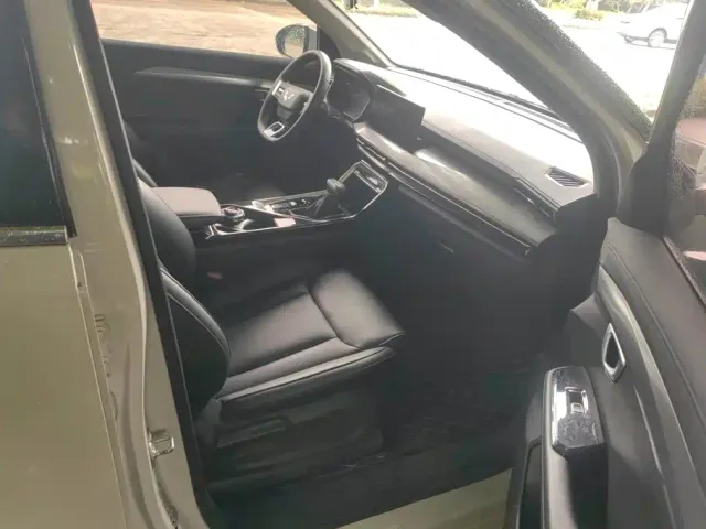 Wuling Asta — Фото автомобиля 8
