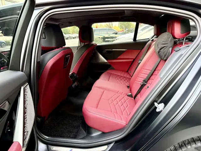 BMW 5 Series — Фото автомобиля 8