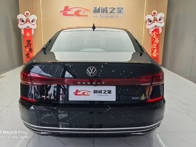 Volkswagen Passat — Фото автомобиля 8