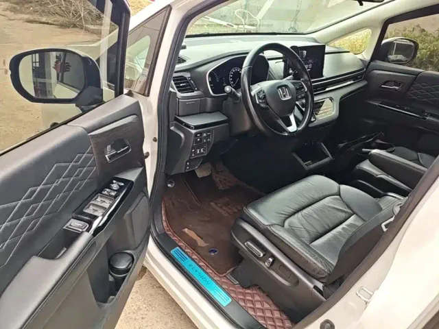 Honda Elysion — Фото автомобиля 15