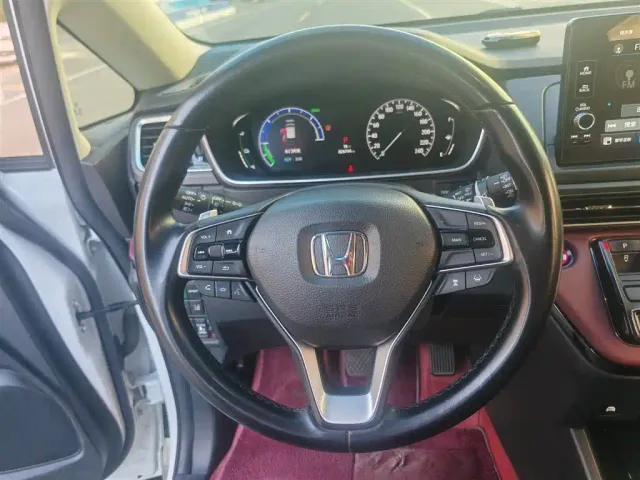 Honda Elysion — Фото автомобиля 13