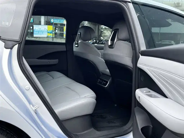 Nissan N7 — Фото автомобиля 15