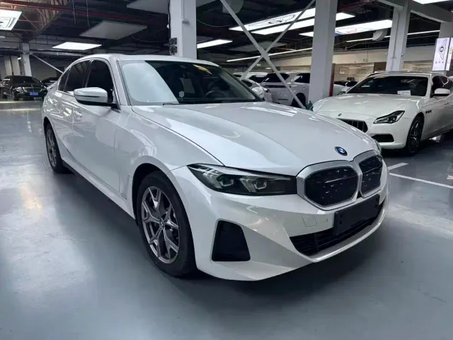 BMW i3 — Фото автомобиля 3