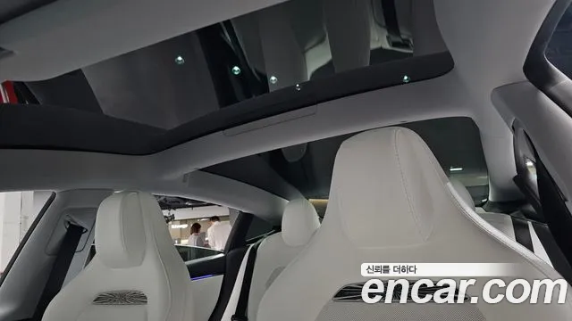 Tesla Model 3 — Фото автомобиля 5