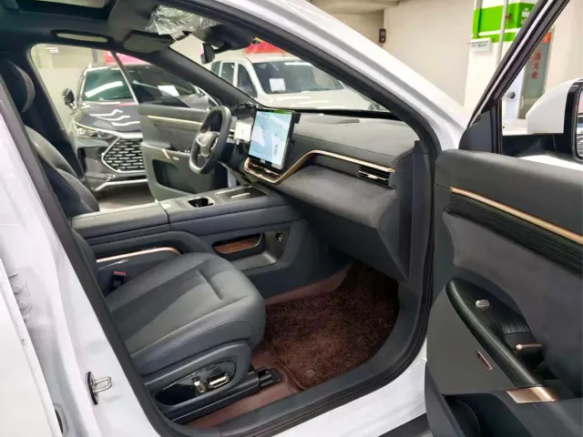 Dongfeng eπ 008 — Фото автомобиля 6