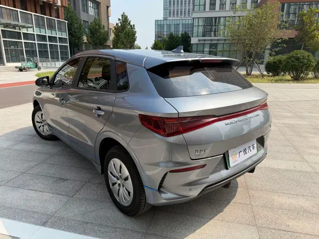 BYD e2 — Фото автомобиля 7
