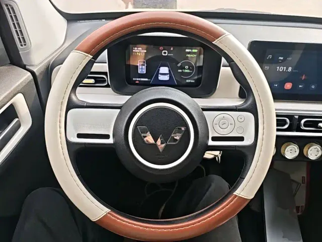Wuling Hongguang Mini EV — Фото автомобиля 10
