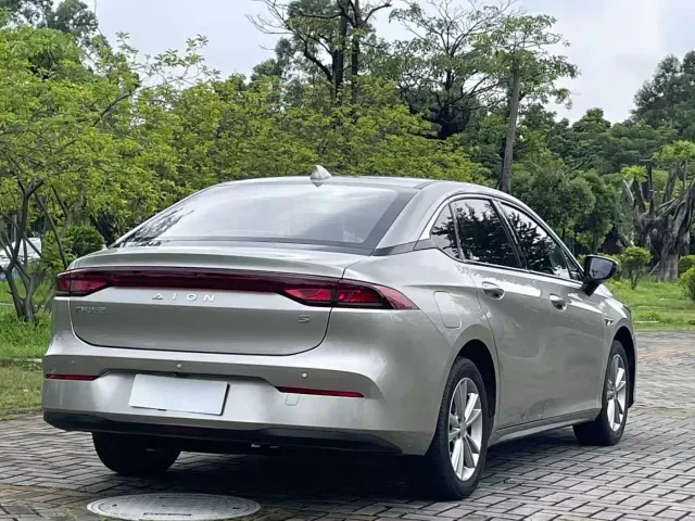GAC Aion S — Фото автомобиля 9