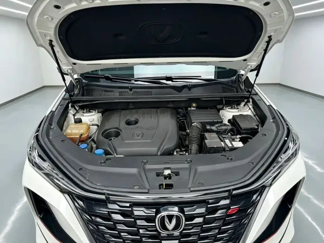 Changan CS75 Plus — Фото автомобиля 18