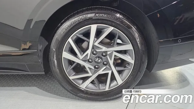 Hyundai Grandeur Grandeur (GN7) 2.5 Бензин 2WD — Фото автомобиля 17