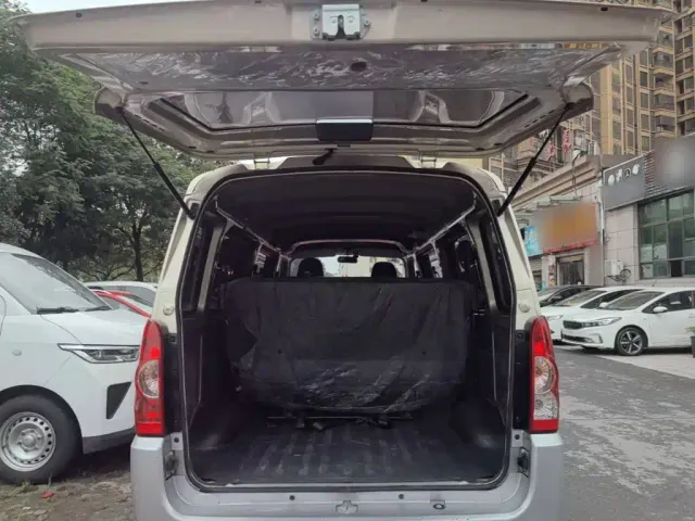 Wuling Rongguang — Фото автомобиля 18