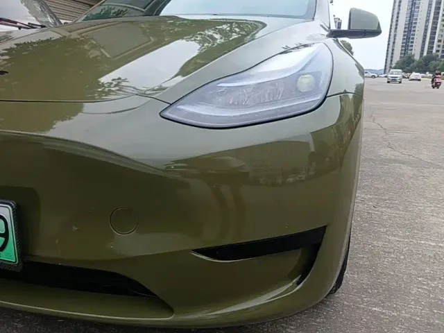 Tesla Model Y — Фото автомобиля 23
