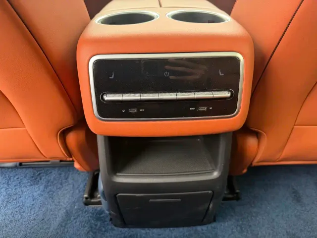 Li Auto L8 — Фото автомобиля 6