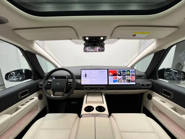 Li Auto MEGA — Фото автомобиля 11