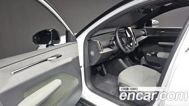 Volvo EX30 Cross Country — Фото автомобиля 9