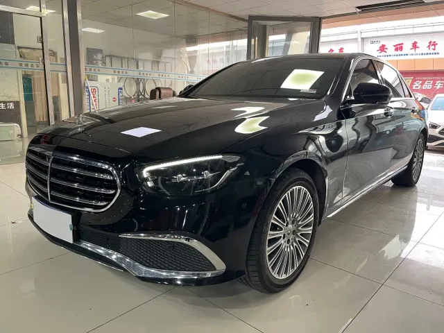 Фотография автомобиля — Mercedes-Benz E-Class
