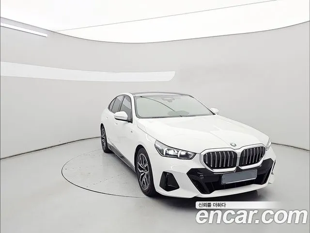 BMW 5 Series G60 — Фото автомобиля 3