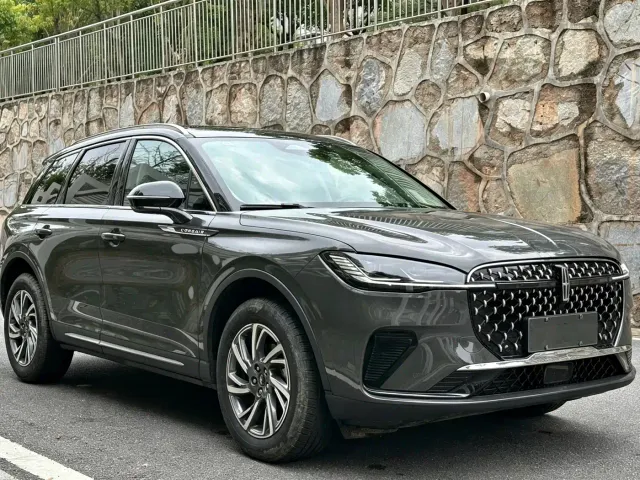 Lincoln Corsair — Фото автомобиля 5