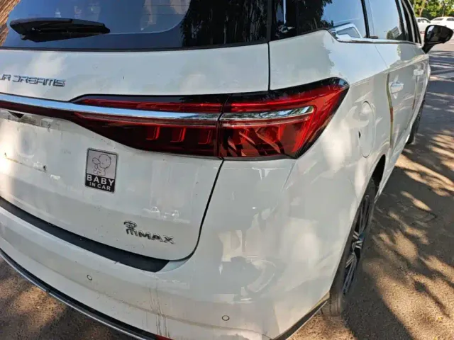 BYD Song MAX — Фото автомобиля 24