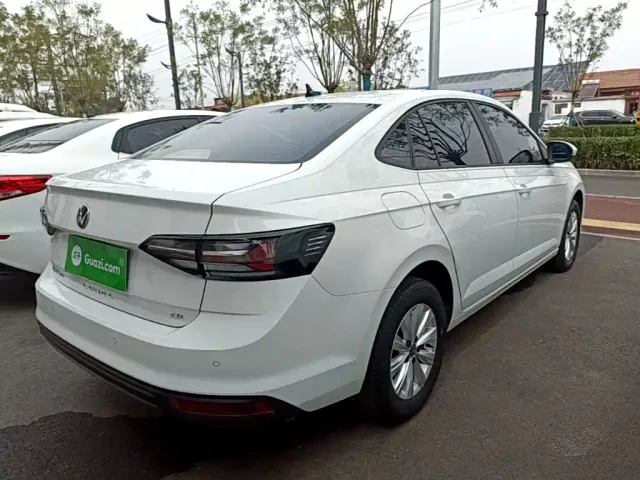Volkswagen Lavida — Фото автомобиля 6