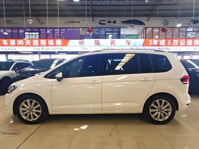 Volkswagen Touran — Фото автомобиля 3