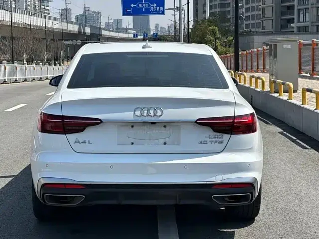 Audi A4L — Фото автомобиля 7