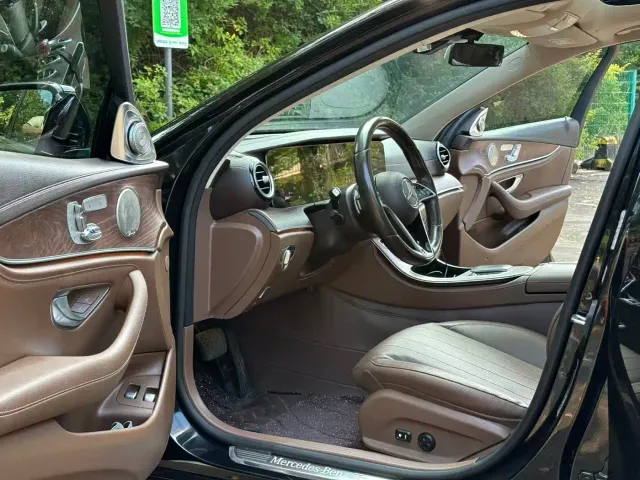 Mercedes-Benz E-Class — Фото автомобиля 6
