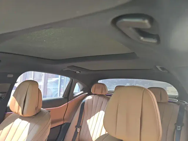 Mercedes-Benz E-Class — Фото автомобиля 17