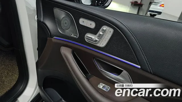 Mercedes-Benz GLE-Class — Фото автомобиля 22