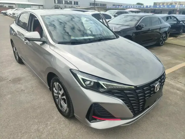 Changan Eado — Фото автомобиля 3