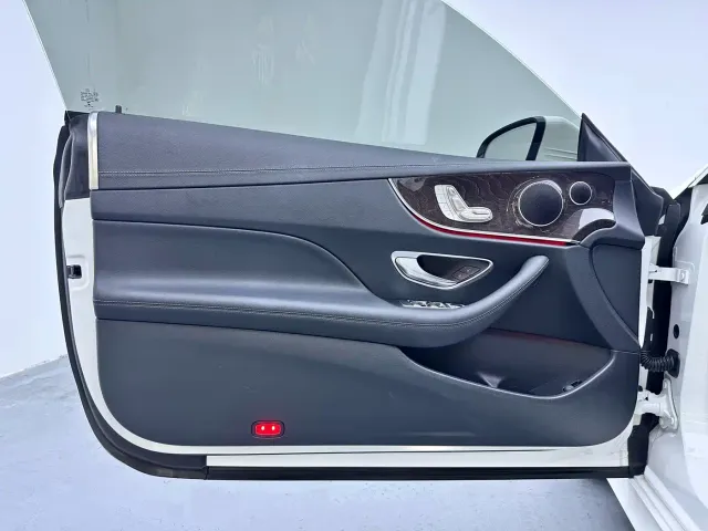 Mercedes-Benz E-Class — Фото автомобиля 9
