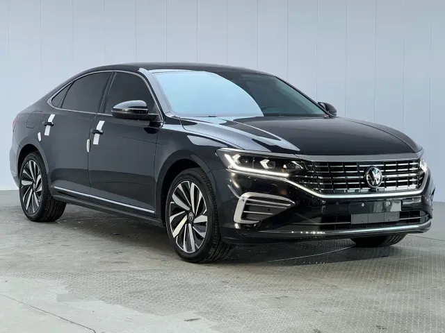 Volkswagen Passat — Фото автомобиля 3