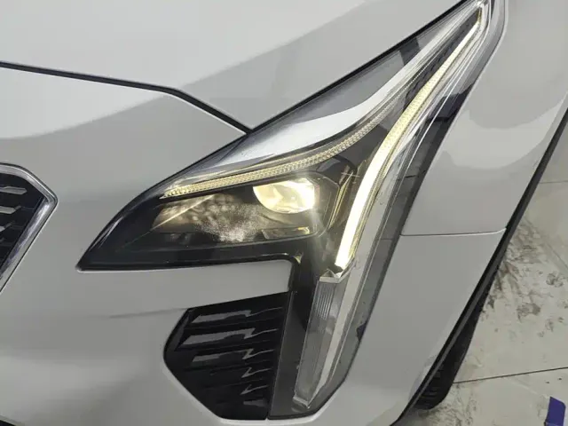 Cadillac XT4 — Фото автомобиля 5