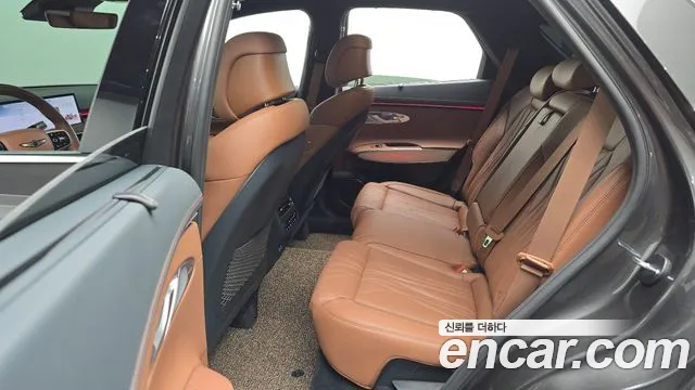Genesis GV70 2.5T Бензин AWD — Фото автомобиля 12