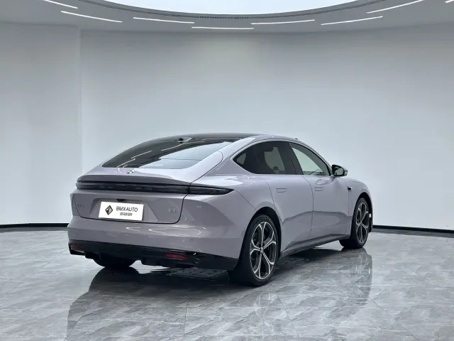 Nio ET5 — Фото автомобиля 4