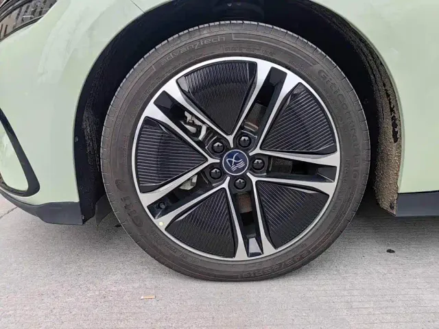 BYD Han — Фото автомобиля 14