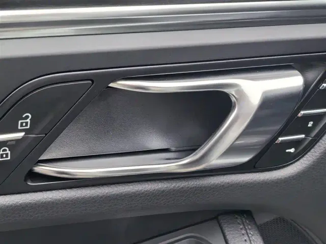 Porsche Macan — Фото автомобиля 16