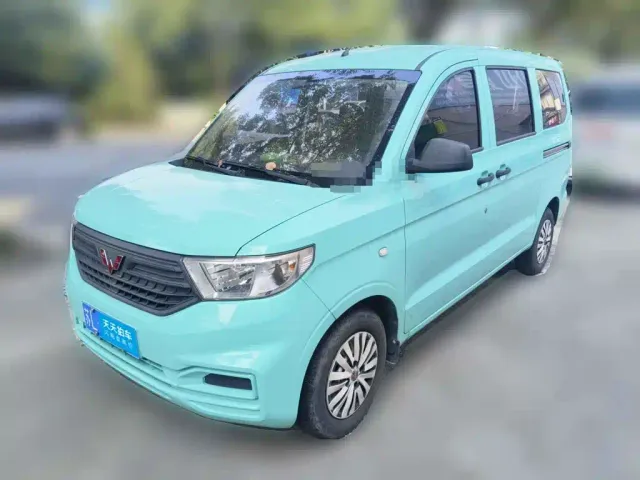 Фотография автомобиля — Wuling Hongguang V