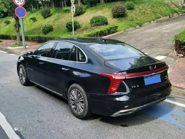Hongqi H5 — Фото автомобиля 9