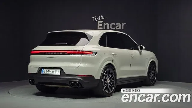 Porsche Cayenne — Фото автомобиля 2
