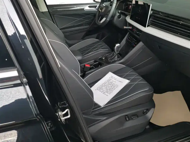 Volkswagen Tiguan L — Фото автомобиля 19