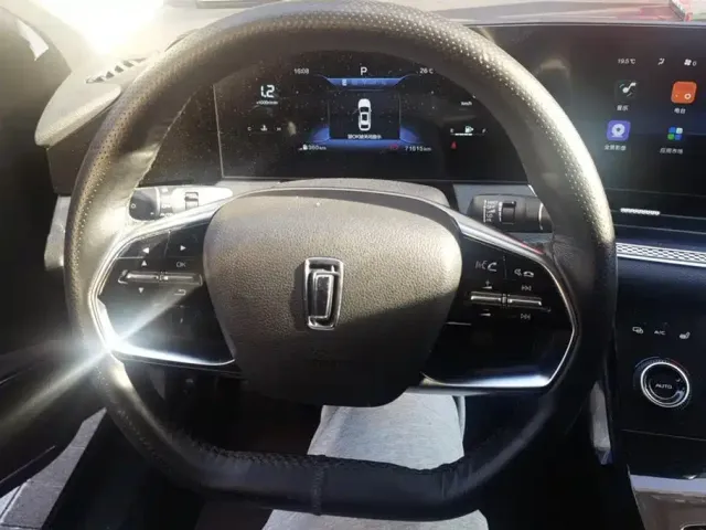 Besturn Besturn B70 2023 Model 3rd Gen 1.5T Automatic Delight 70th Anniversary Edition — Фото автомобиля 15