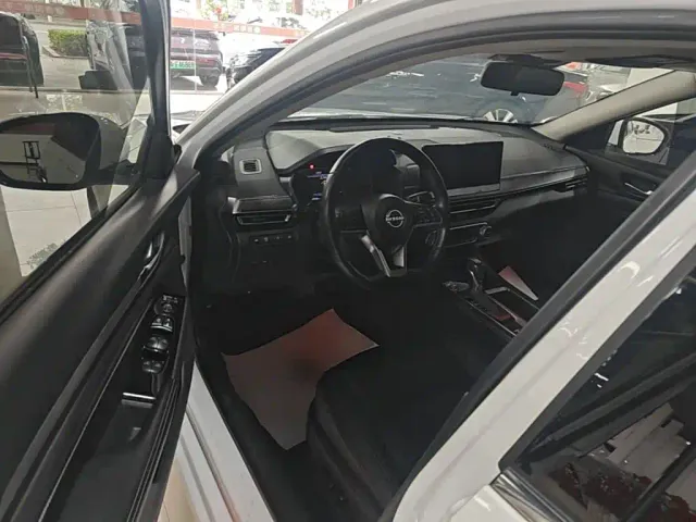 Nissan Teana — Фото автомобиля 15