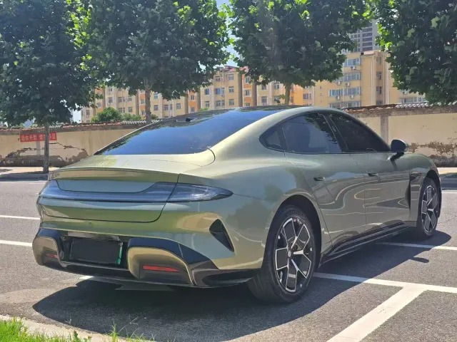 Xiaomi SU7 — Фото автомобиля 9