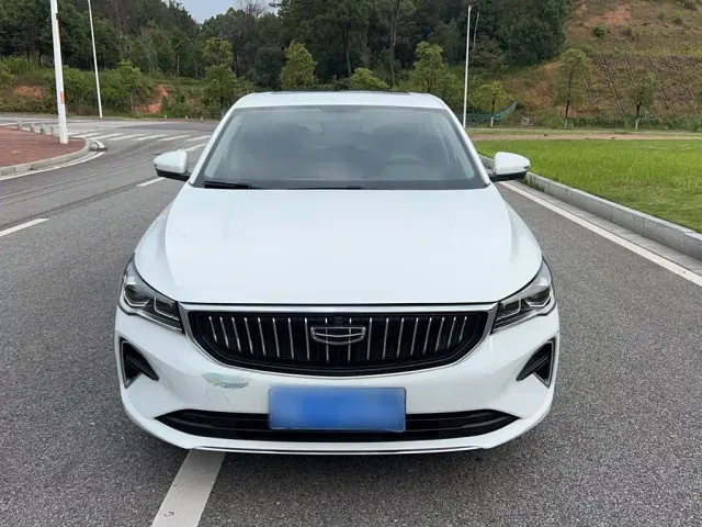 Geely Emgrand — Фото автомобиля 19