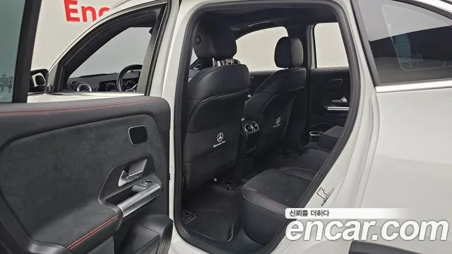 Mercedes-Benz EQA — Фото автомобиля 11