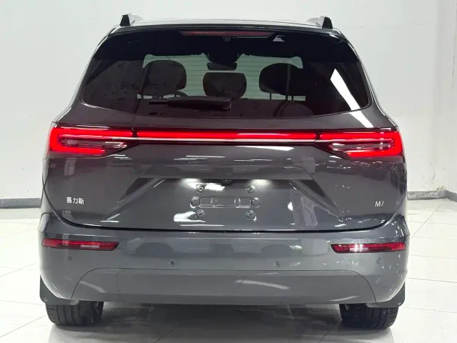 Aito M7 — Фото автомобиля 5